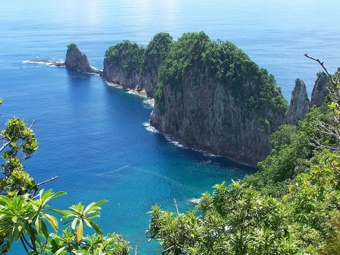Pola Island