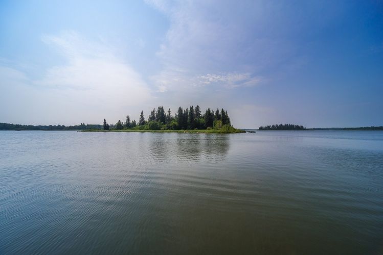 Astotin Lake