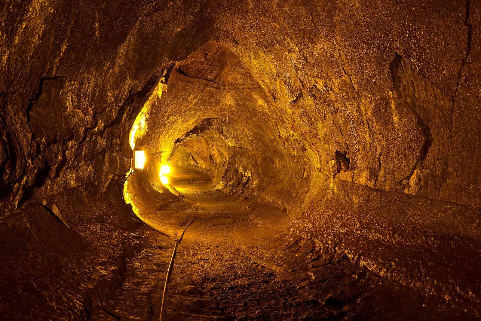 Nāhuku (Thurston Lava Tube)