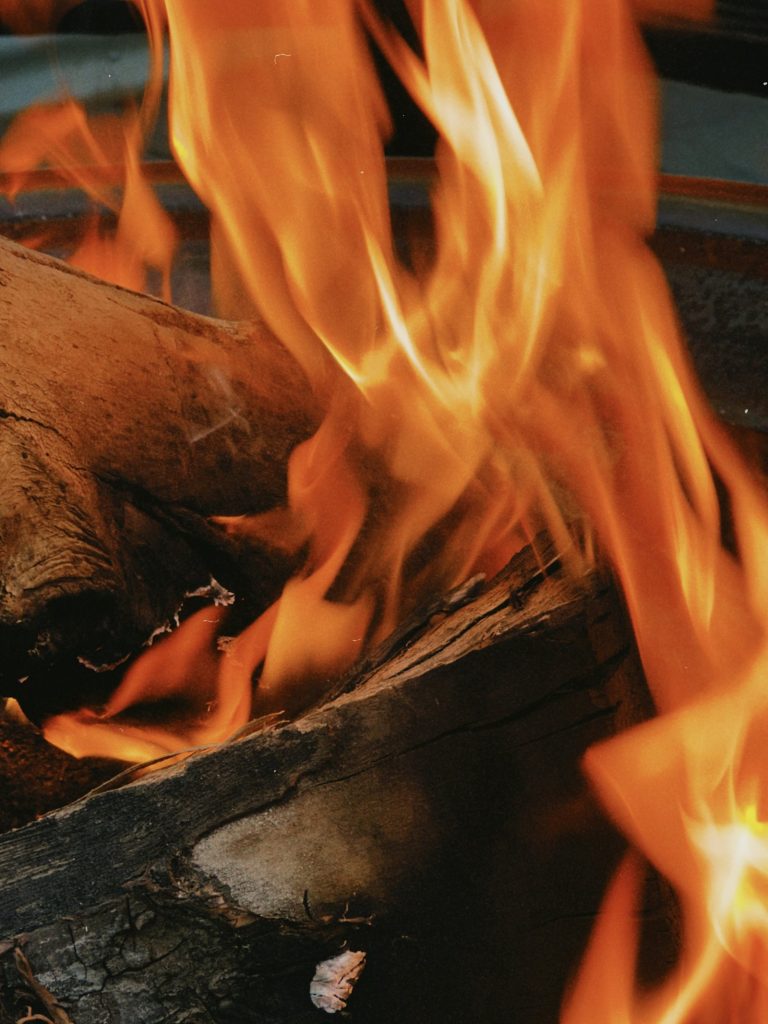 How to build a fire that lasts