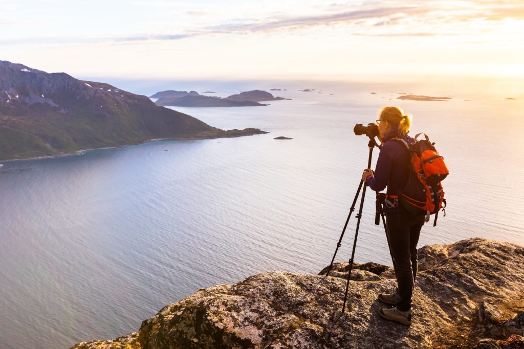 Photographing alone at dawn and dusk: how to get the shot and get home